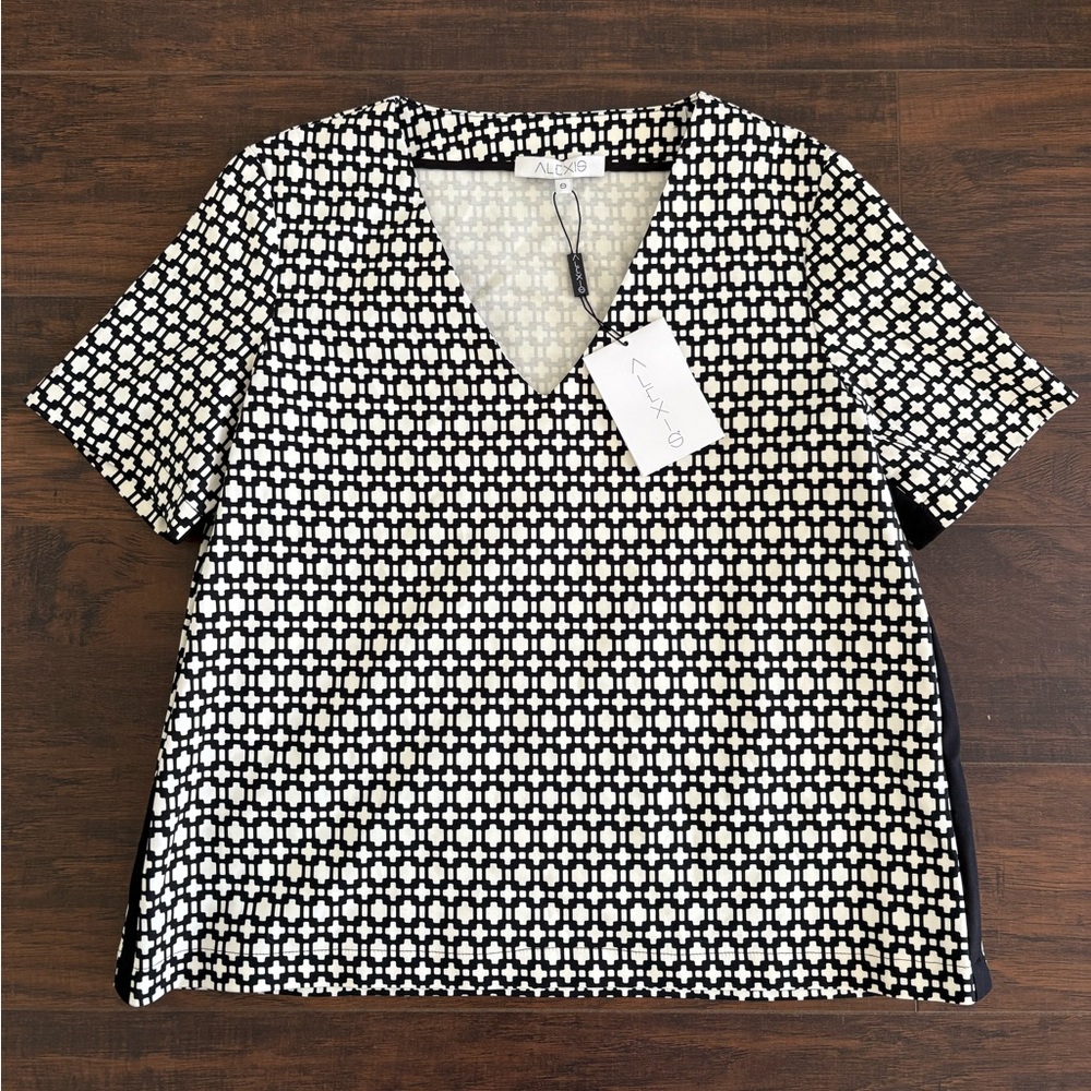 NWT Alexis Heiden V neck top Sz Small